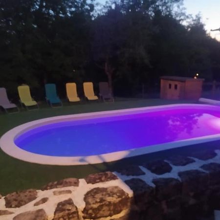 La Grange De Salvaneix Gite Pour 15 Personnes 7 Chambres Avec 6 Sdb-6Wc Sarran Esterno foto