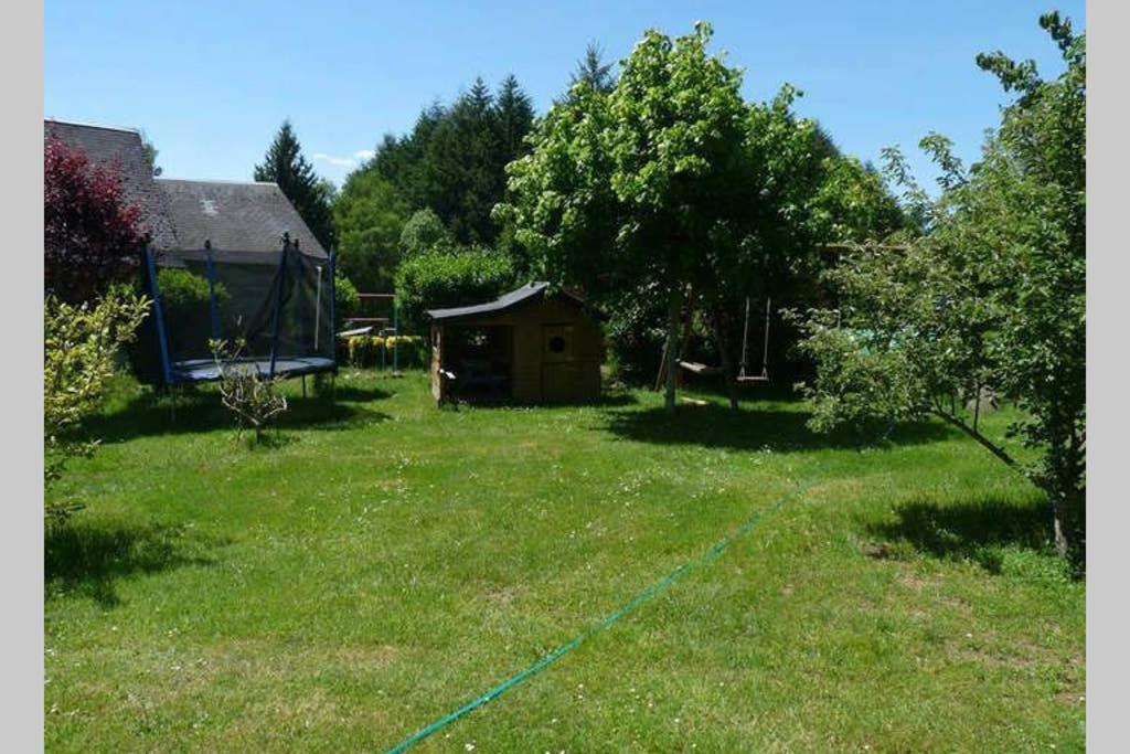La Grange De Salvaneix Gite Pour 15 Personnes 7 Chambres Avec 6 Sdb-6Wc Sarran Esterno foto