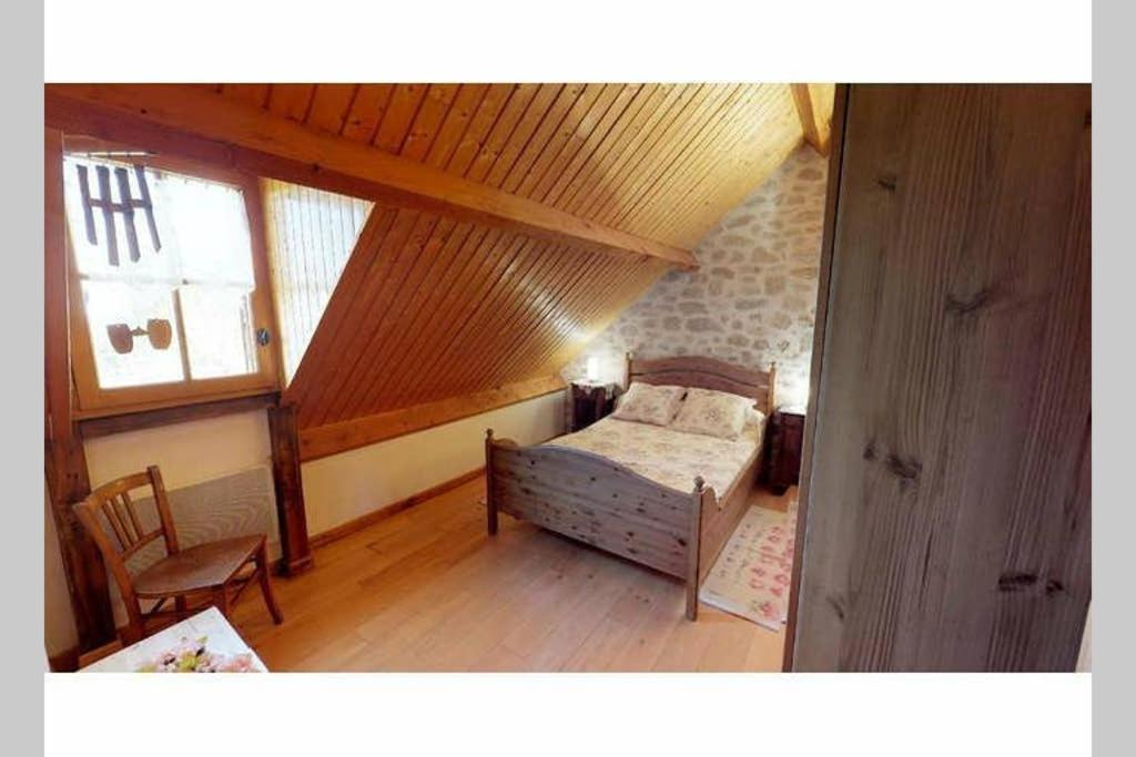 La Grange De Salvaneix Gite Pour 15 Personnes 7 Chambres Avec 6 Sdb-6Wc Sarran Esterno foto
