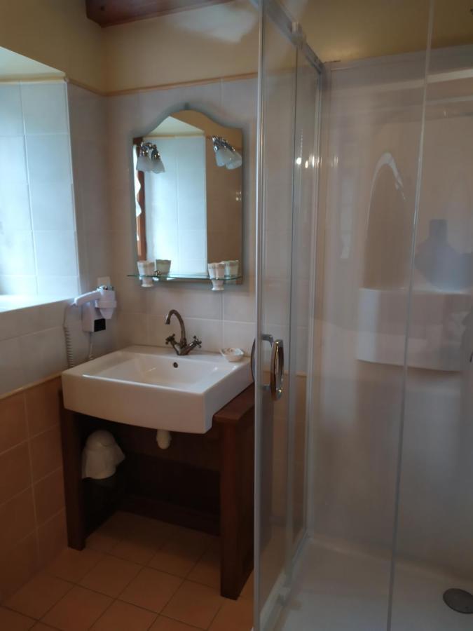La Grange De Salvaneix Gite Pour 15 Personnes 7 Chambres Avec 6 Sdb-6Wc Sarran Esterno foto