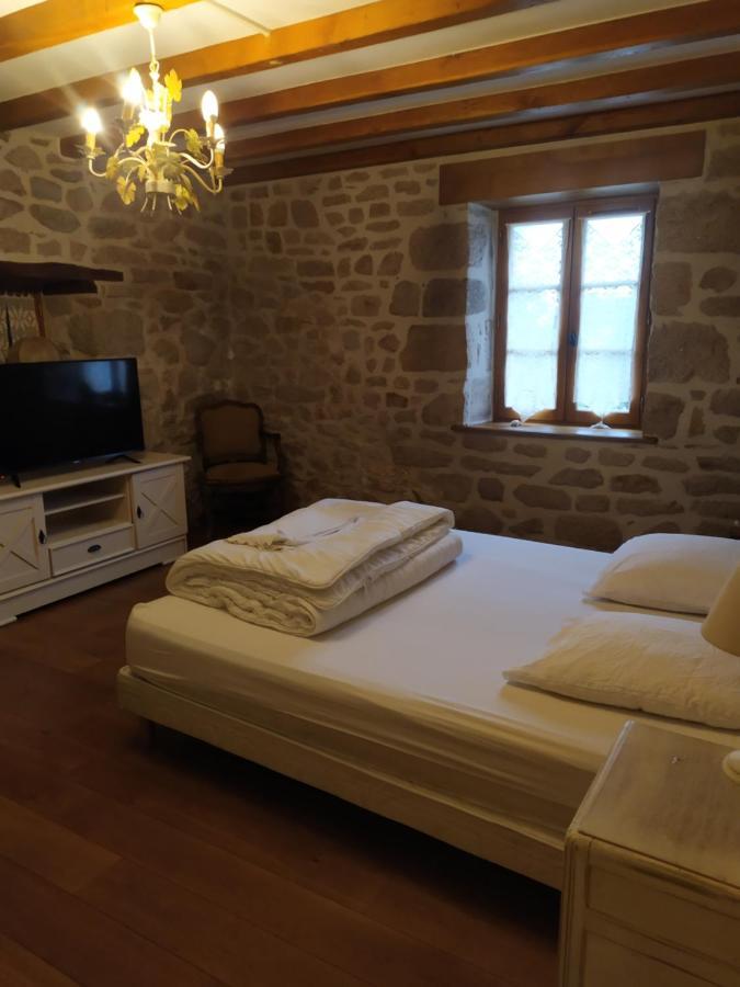 La Grange De Salvaneix Gite Pour 15 Personnes 7 Chambres Avec 6 Sdb-6Wc Sarran Esterno foto