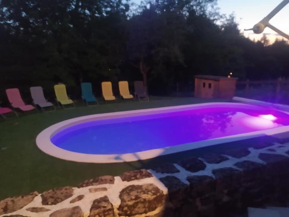 La Grange De Salvaneix Gite Pour 15 Personnes 7 Chambres Avec 6 Sdb-6Wc Sarran Esterno foto